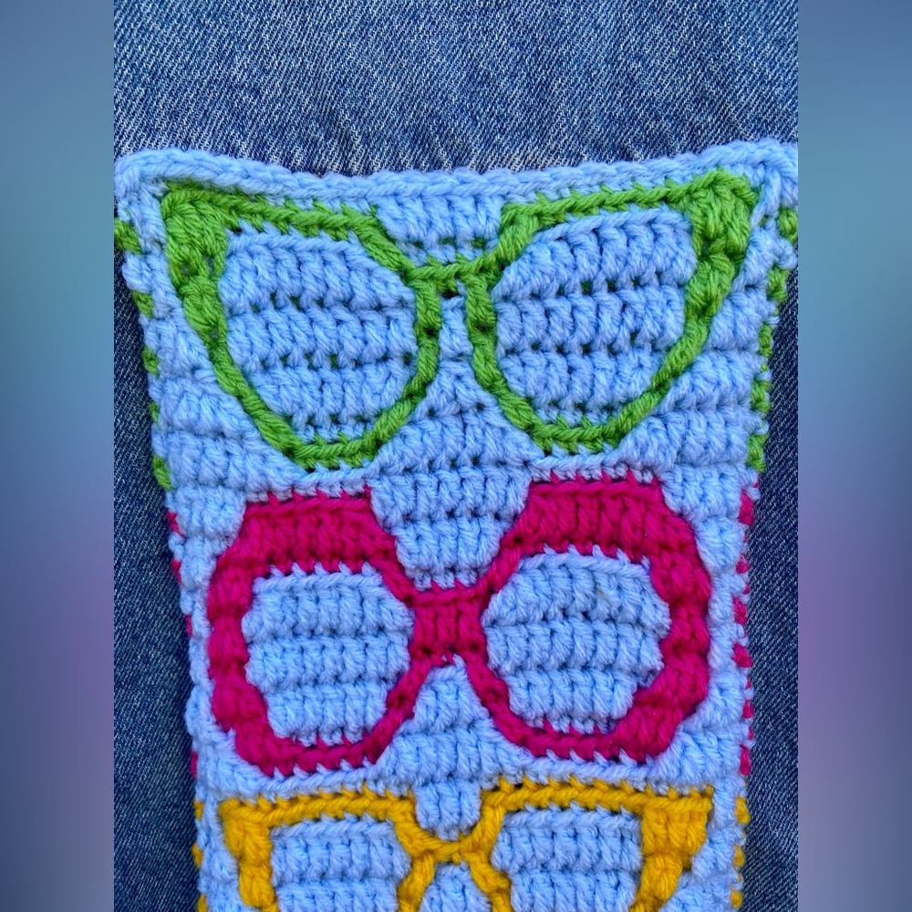 Jean Jacket with hand-crocheted retro glasses patch - Picture 10 of 10